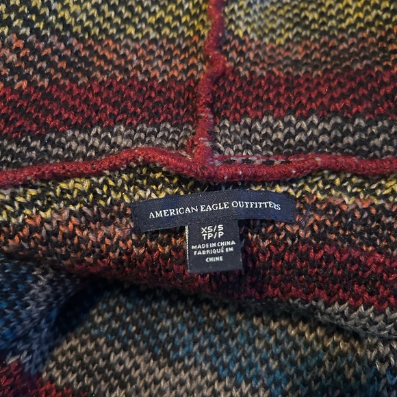 Southwestern Patterned Hooded Poncho - Picture 4 of 6